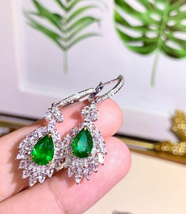 18k Muzo green祖母綠耳釘