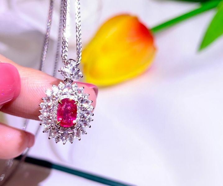 18k 無燒金紅寶石吊墜(不含鏈)