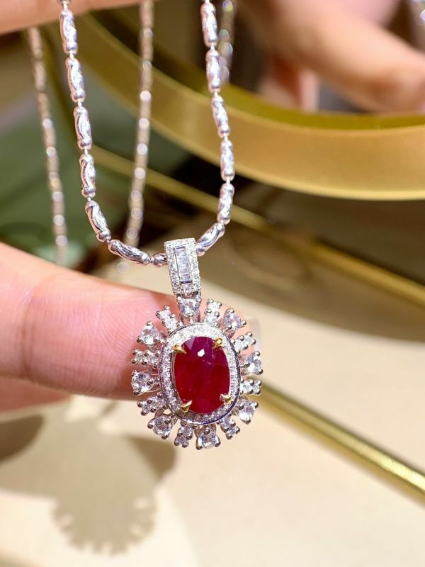 18k 金天然鴿血紅紅寶石吊墜(不含鏈)