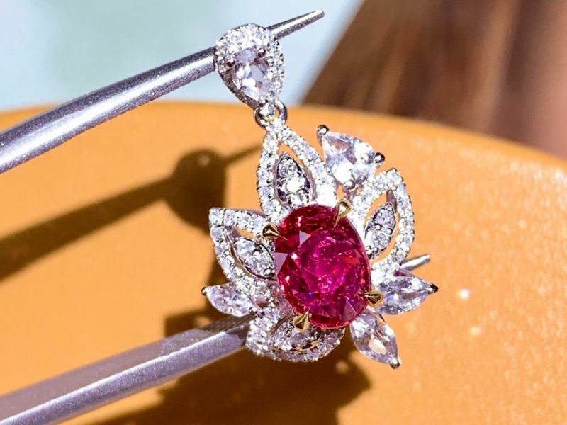 18k 金天然無燒紅寶石戒指