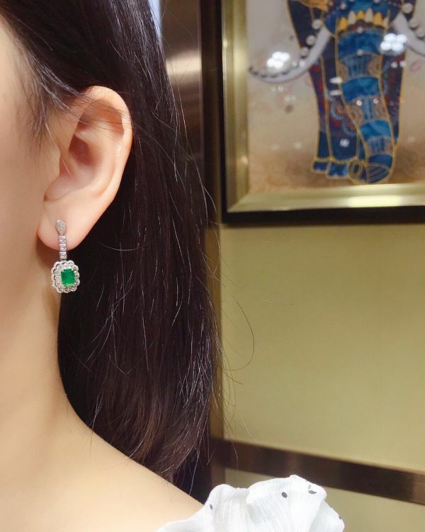 18k 天然祖母綠金鑽耳釘