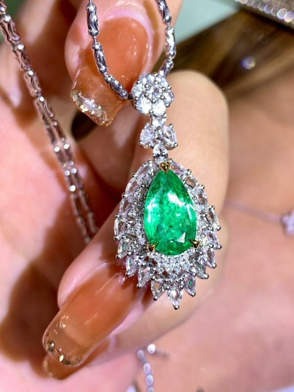 18k vivid green 祖母綠吊墜