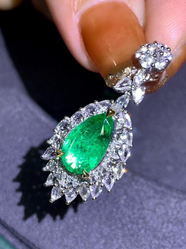 18k vivid green 祖母綠吊墜