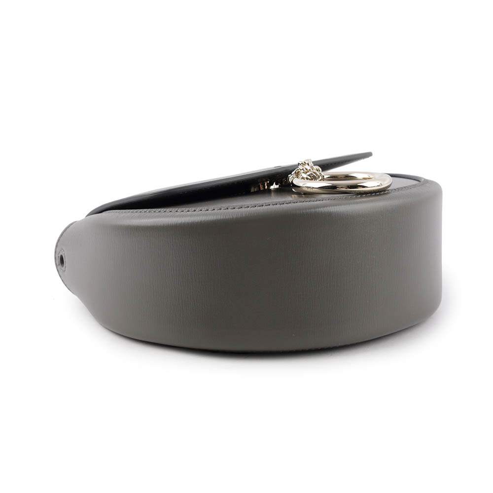 【CHLOE'】Arlene Small 圓環小牛皮半月型斜背包(象灰色) CHC23AS141J38 066