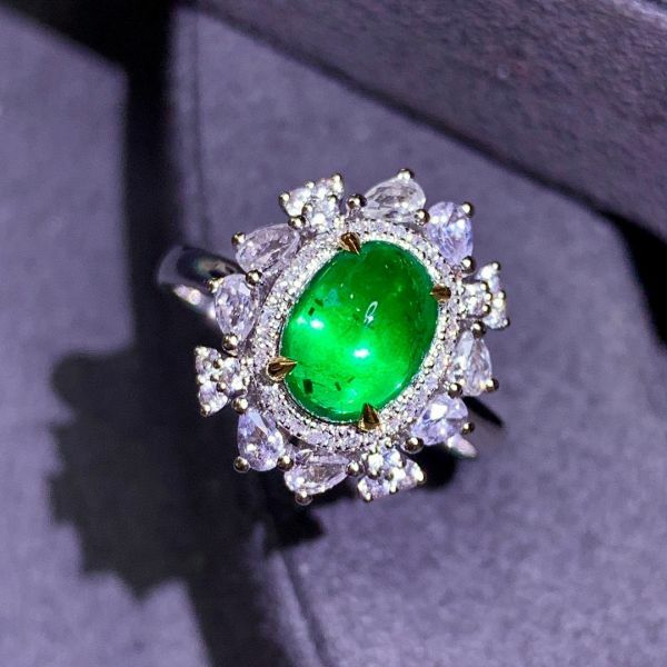 18k vivid green素面祖母綠戒指