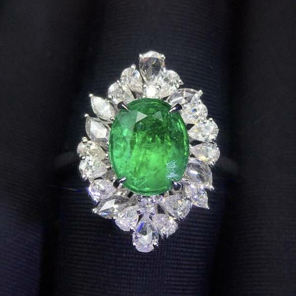 18k金配鑽石镶嵌 祖母綠戒指 送證書