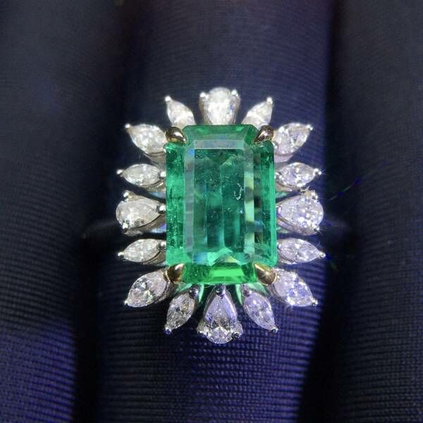 18k金配鑽石镶嵌 祖母綠戒指 送證書