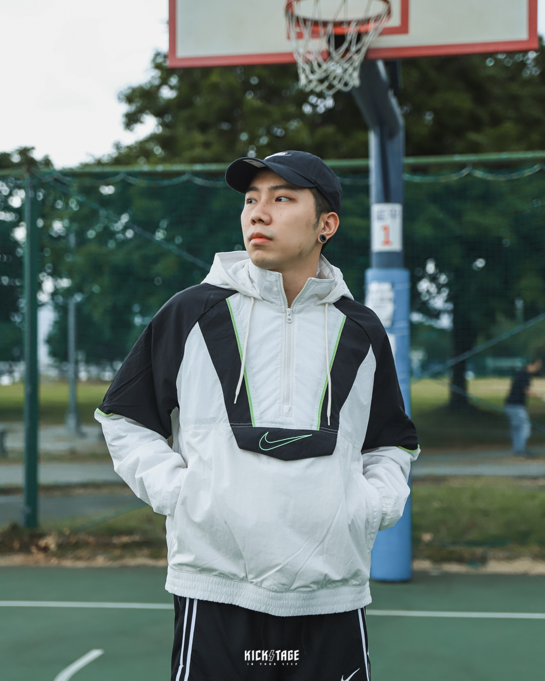 男女款 NIKE WOVEN JACKET 白黑 白紫 胸前口袋 落肩 防潑水 尼龍 半拉鍊 連帽 外套【FB7114】