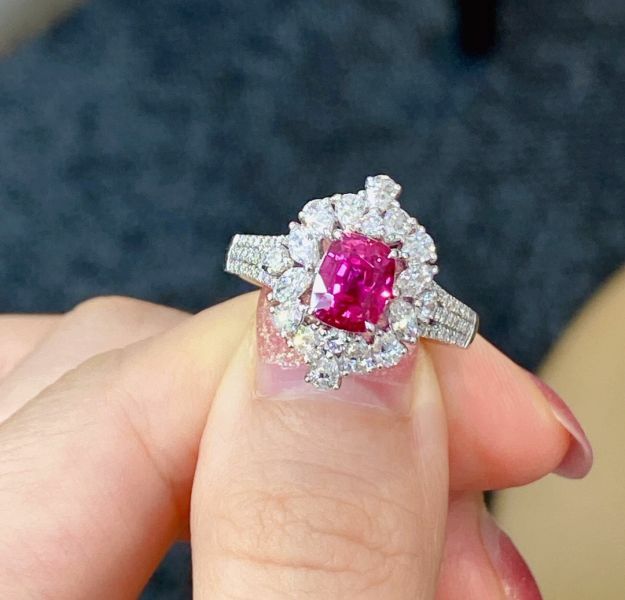 2.04ct 18K紅寶石戒指