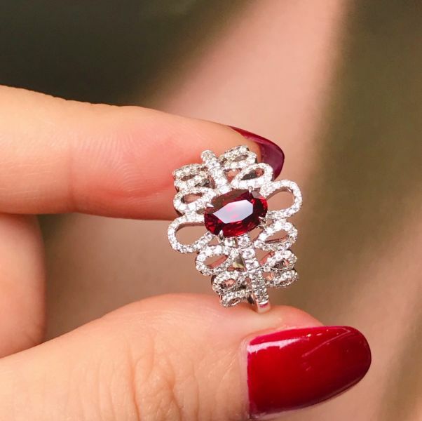 0.99ct 18K無燒鴿血紅戒指