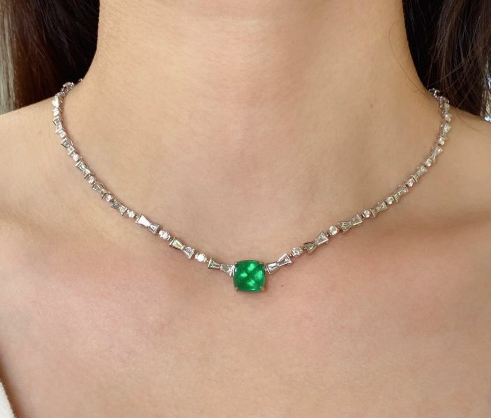 5.35ct 18k祖母綠糖塔頸鏈