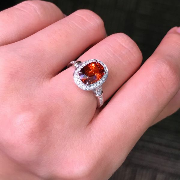 2.62ct 天然芬達石戒指