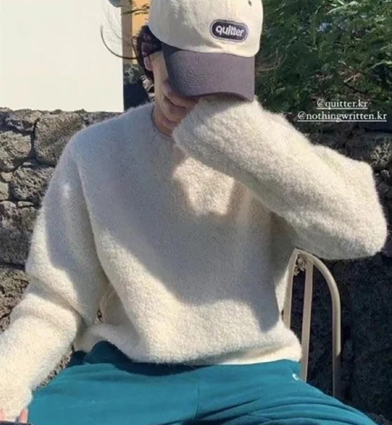 ᴋᴏʀᴇᴀ🇰🇷nothing-written 白色棉花糖90％羊駝毛毛衣