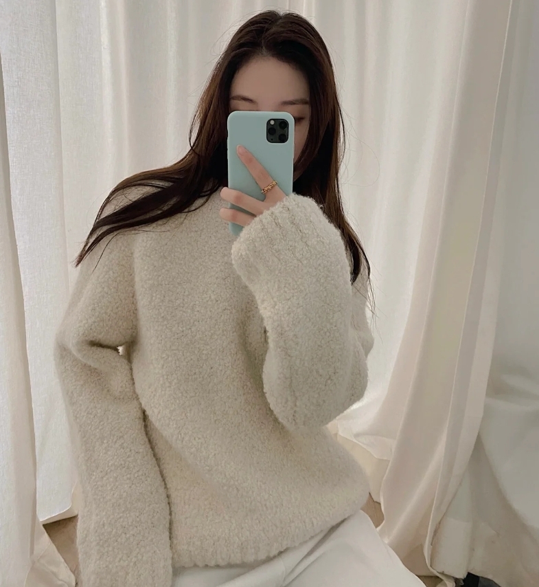 ᴋᴏʀᴇᴀ🇰🇷nothing-written 白色棉花糖90％羊駝毛毛衣