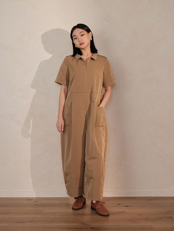 獨遊小領折線連身褲-堅果