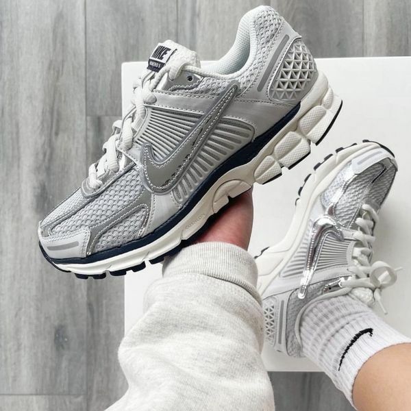 Nike Zoom Vomero 5 Dust and Metallic Silver 科技銀 未來 白銀 金屬 V2K 慢跑鞋 FD0884025