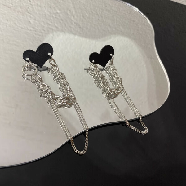 Metal black love flow chain earrings