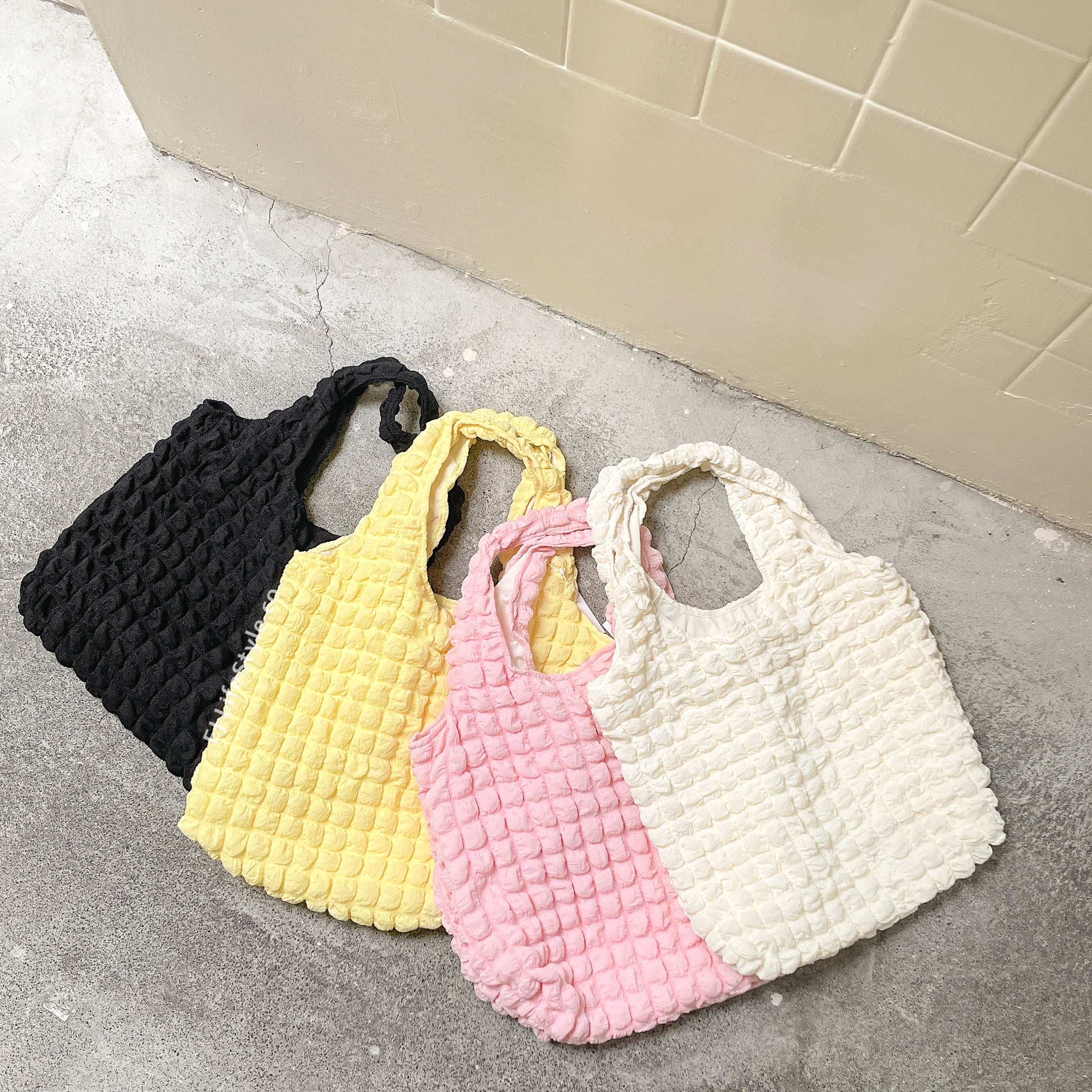 日本限定🇯🇵 CLEA 爆米花包 側背 A4大小 黑色 白色 / 現貨