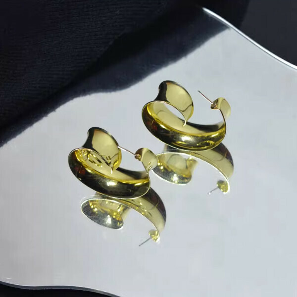 Metal hoop rings
