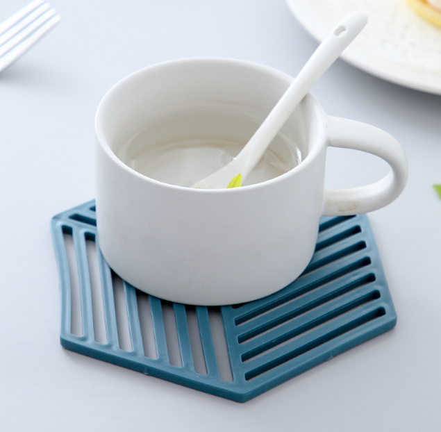 镂空茶杯垫（颜色随机）