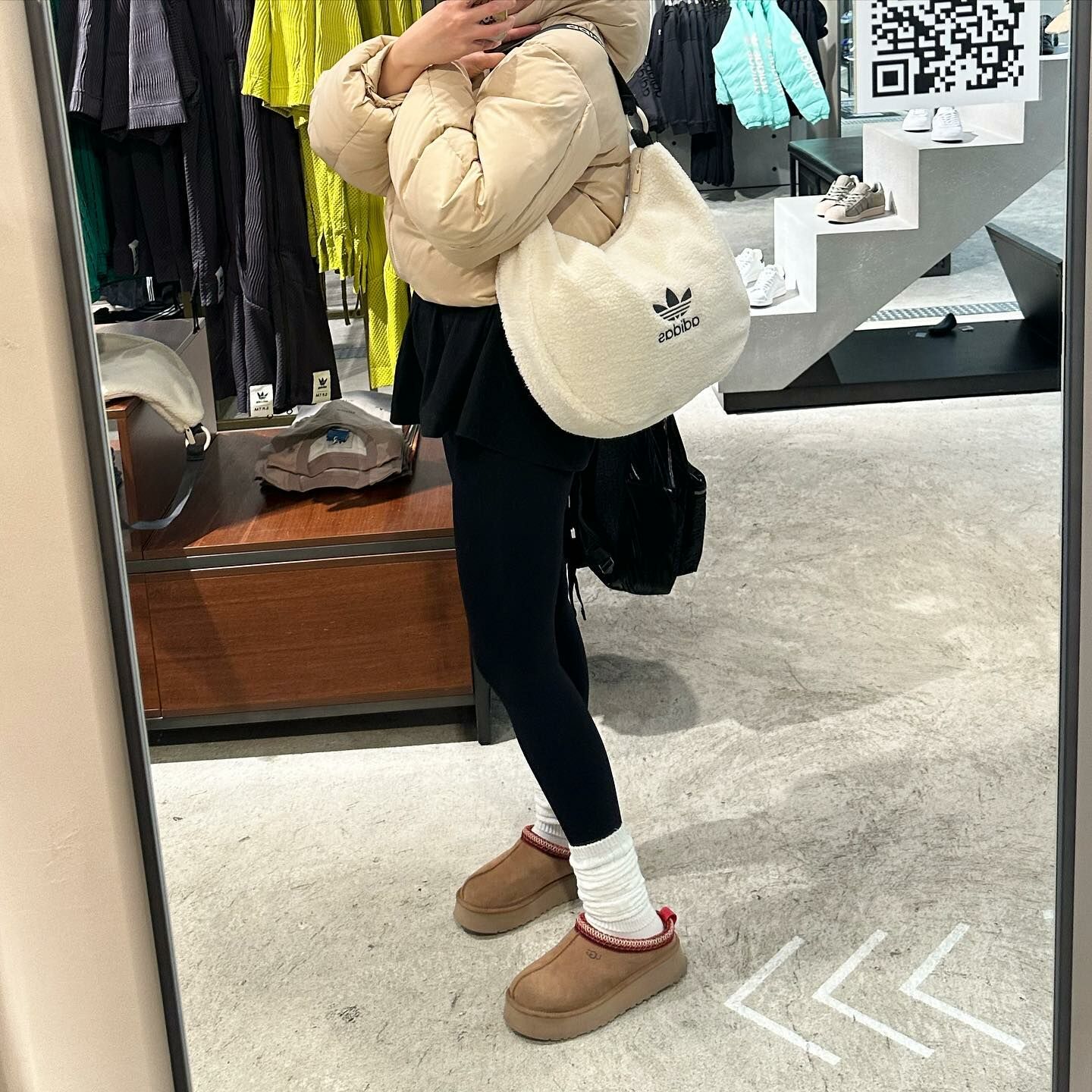 Adidas Originals Beige Shoulder Bag 雲朵包 羊羔毛 肩背包 手提包 II3399