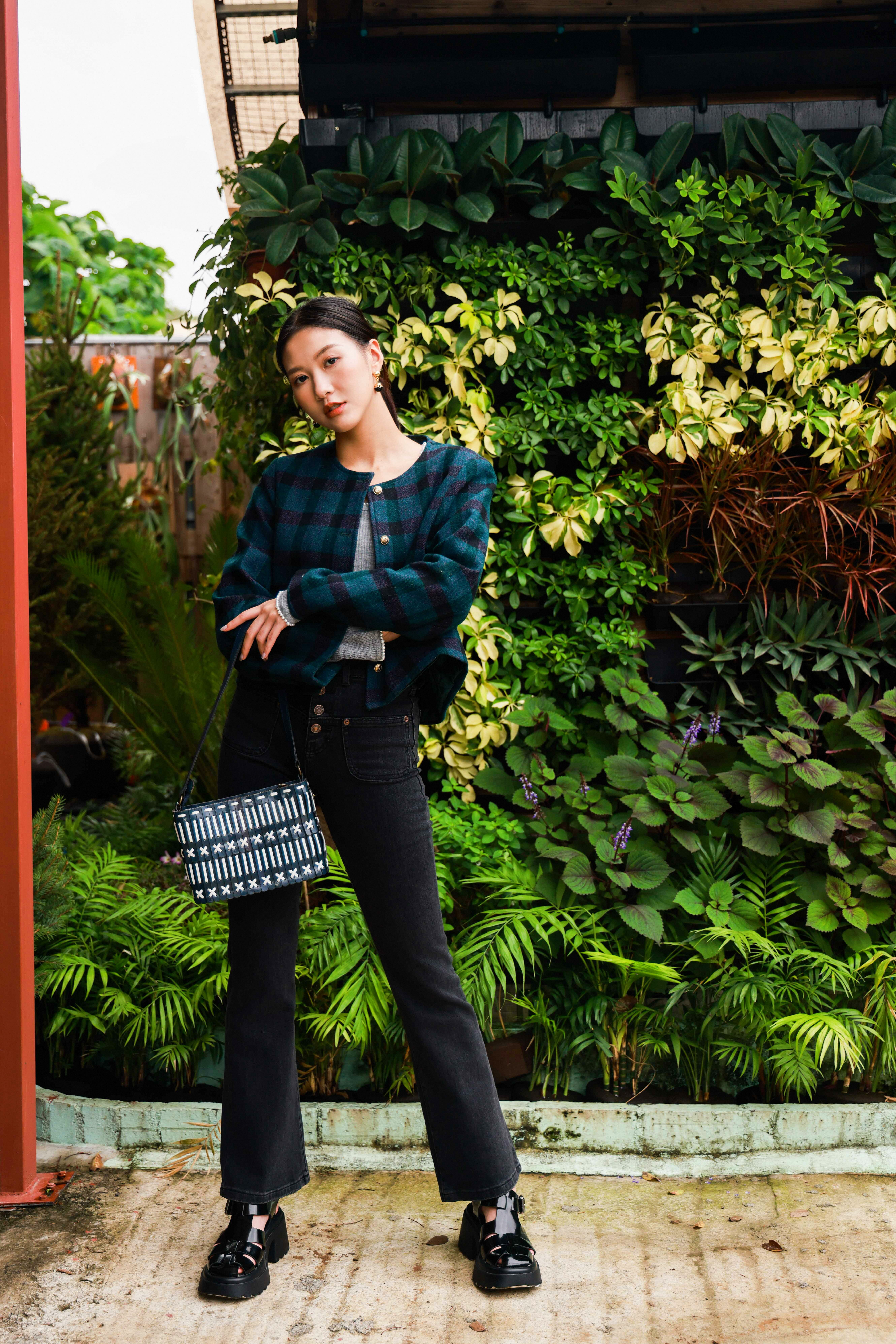 珍珠領邊針織上衣（現貨款式）