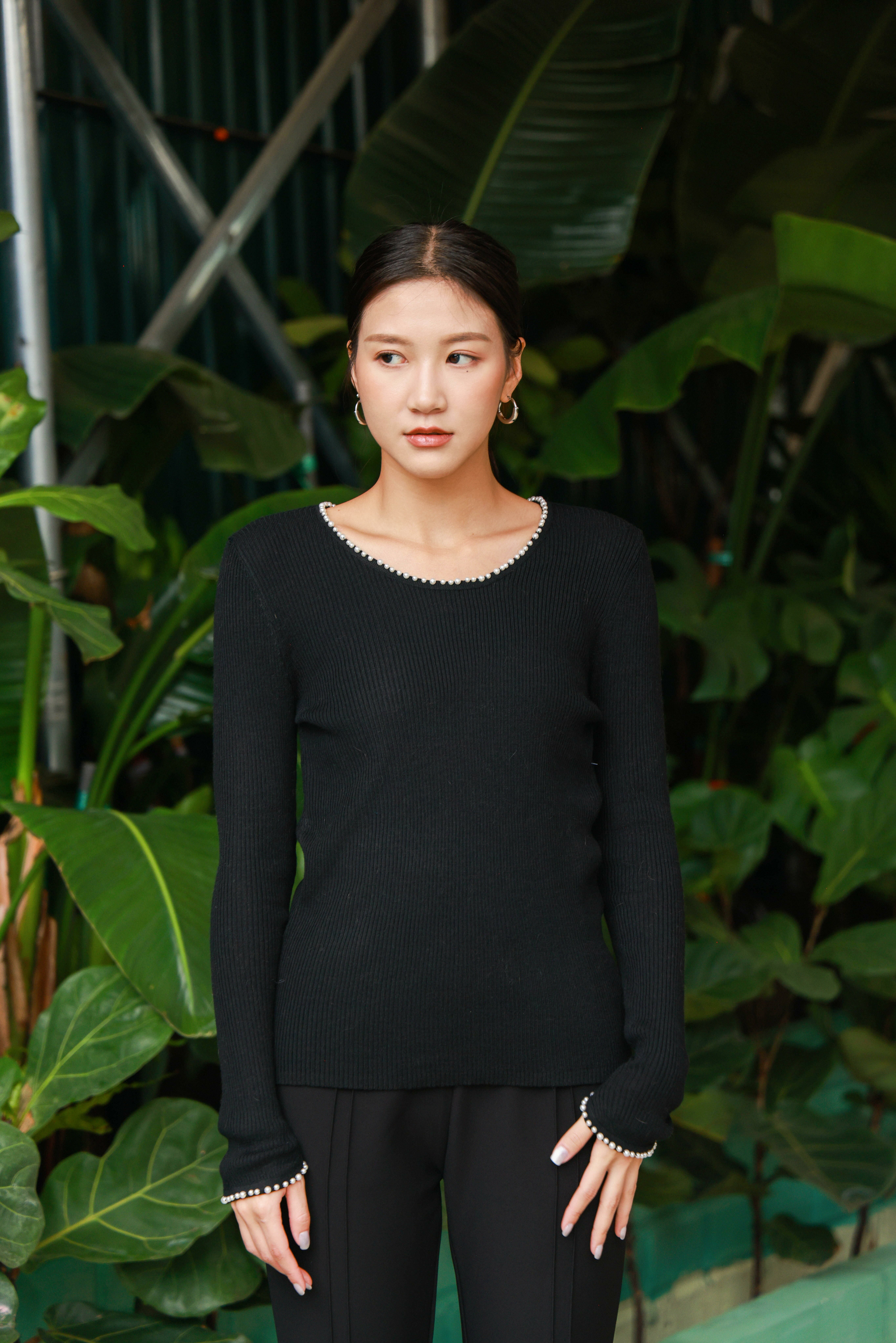 珍珠領邊針織上衣（現貨款式）