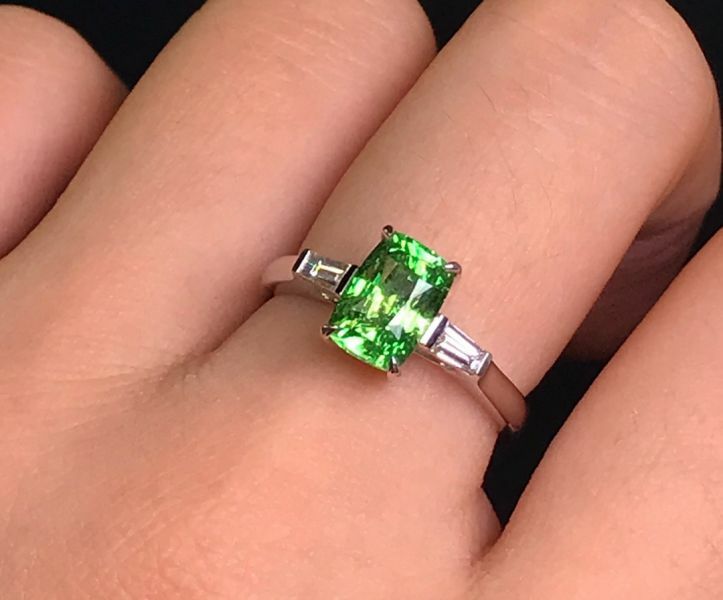 2.18ct 沙弗萊成品戒指