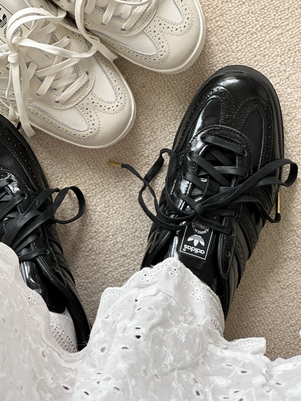 Adidas Gazelle Indoor 雕花牛津鞋 亮面黑 (IG1891)