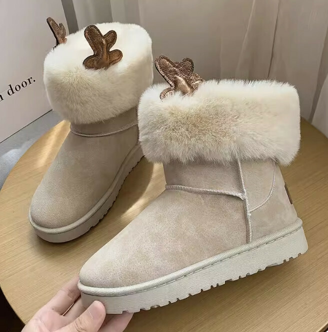 Snow boots