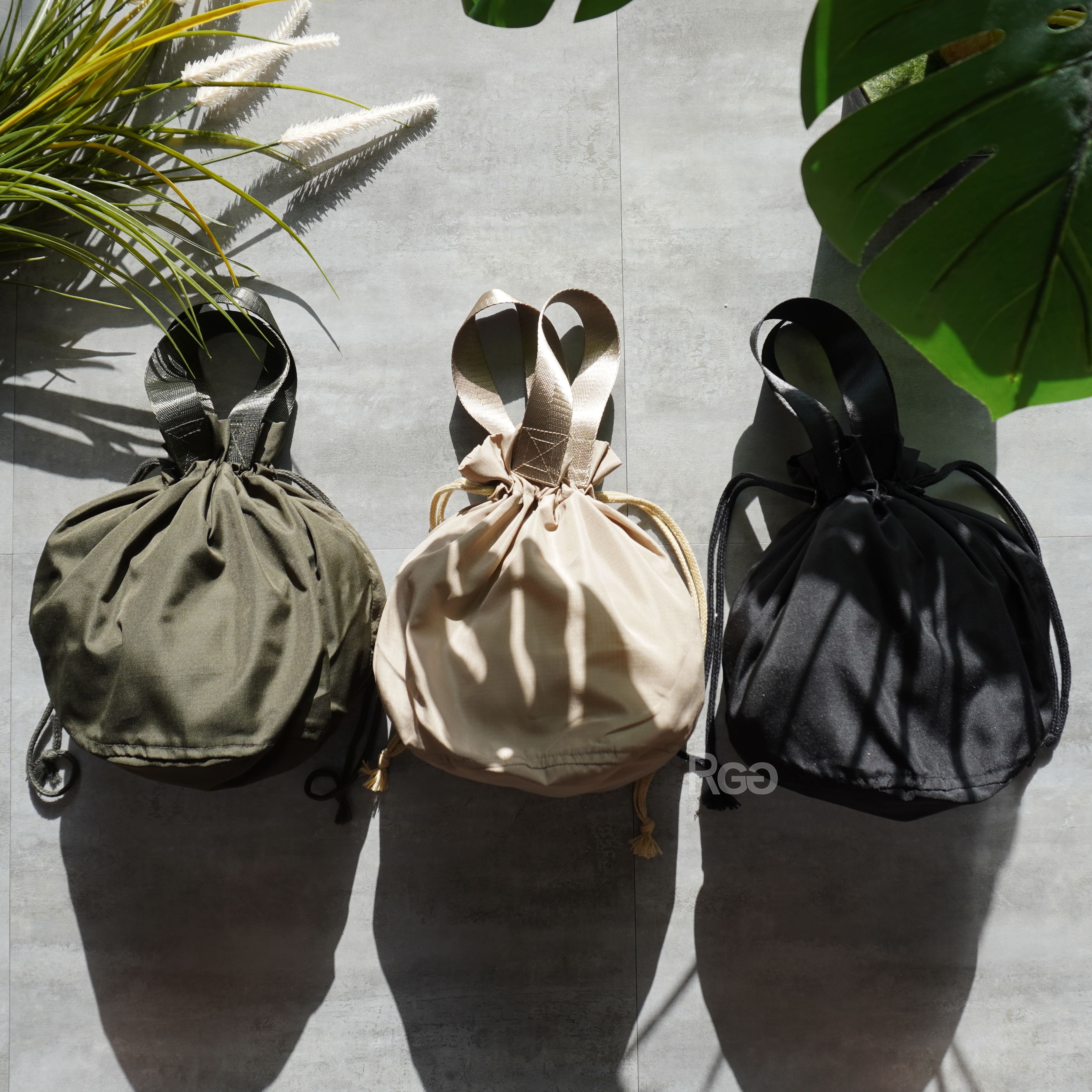 United Athle 日本🇯🇵UA 防撕裂抽繩提袋