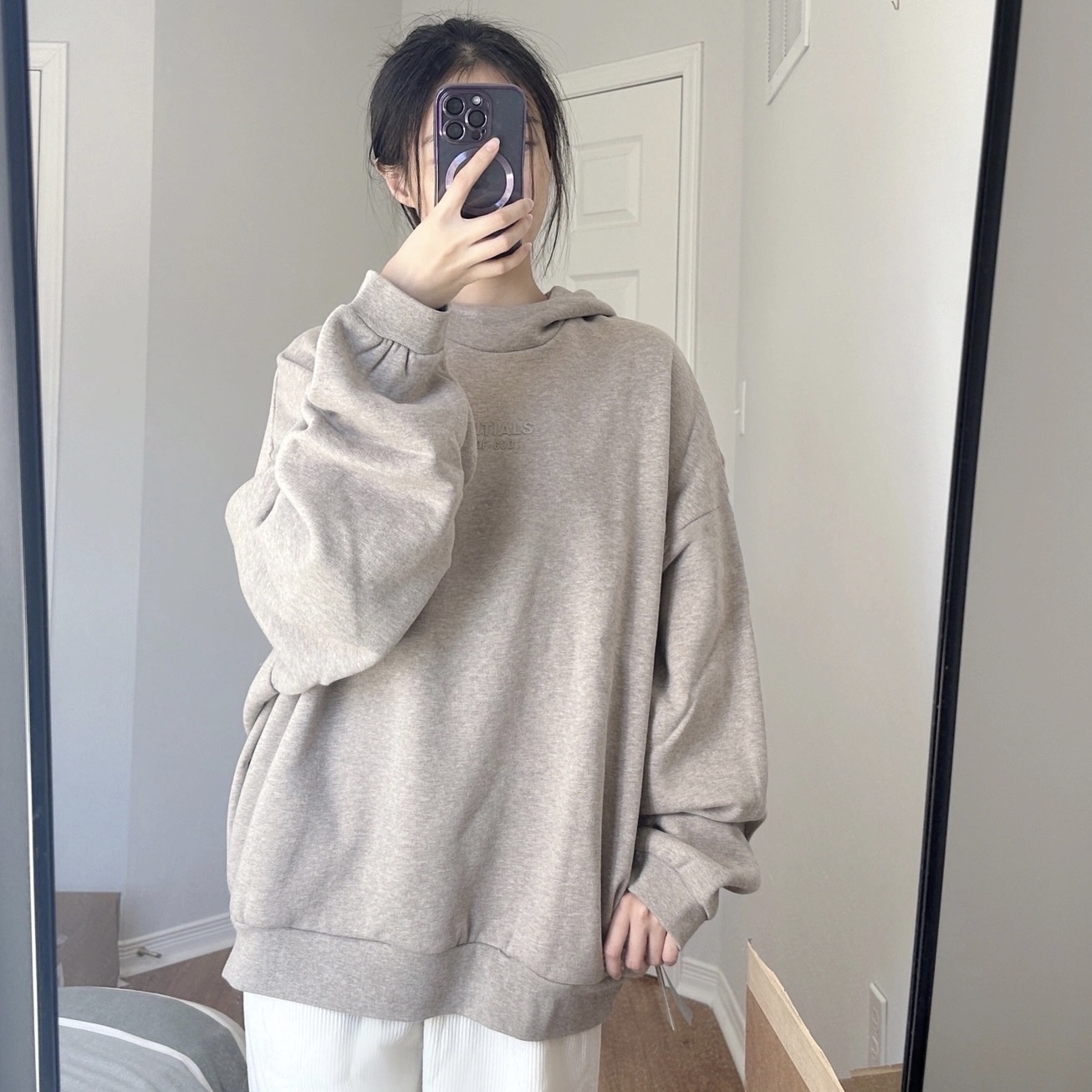 ESSENTIALS 胸前小LOGO 內刷毛 帽T 長袖 奶杏 卡其 燕麥灰 黑 白 / 現貨