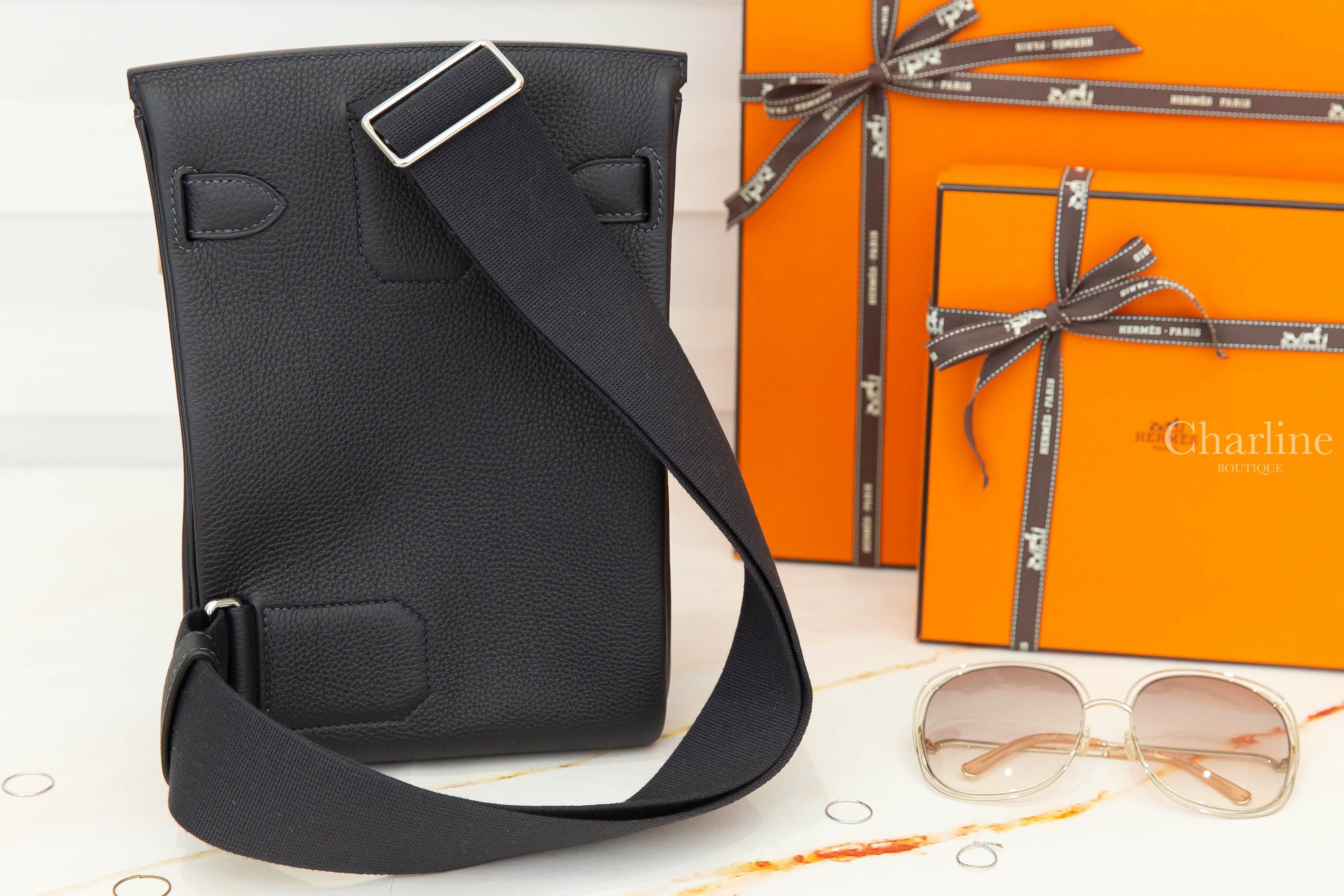 Hermès Hac A Dos PM 3Y Caban Togo B刻深藍色銀釦小型斜背肩背包-Charline Boutique 精品代購