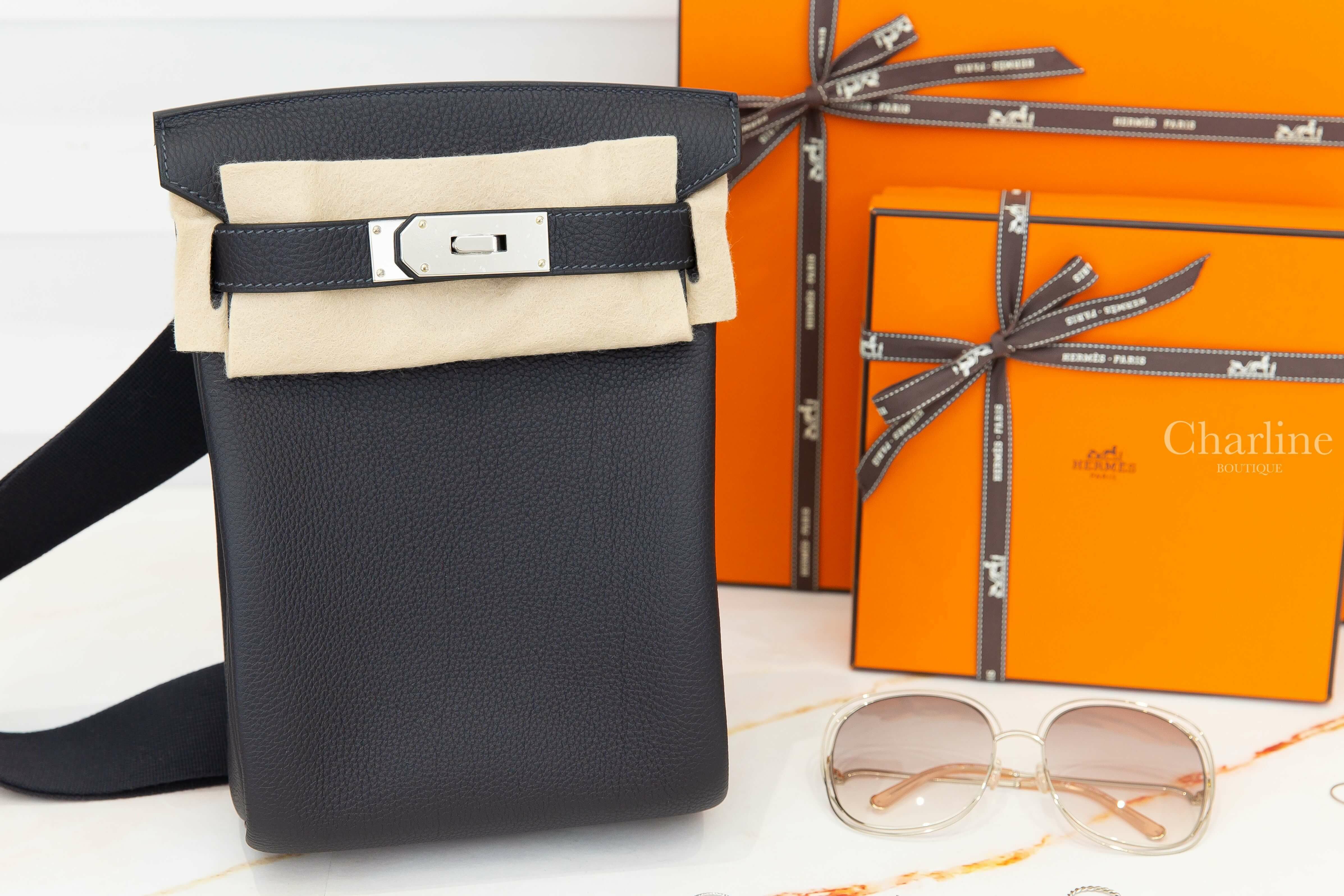 Hermès Hac A Dos PM 3Y Caban Togo B刻深藍色銀釦小型斜背肩背包-Charline Boutique 精品代購