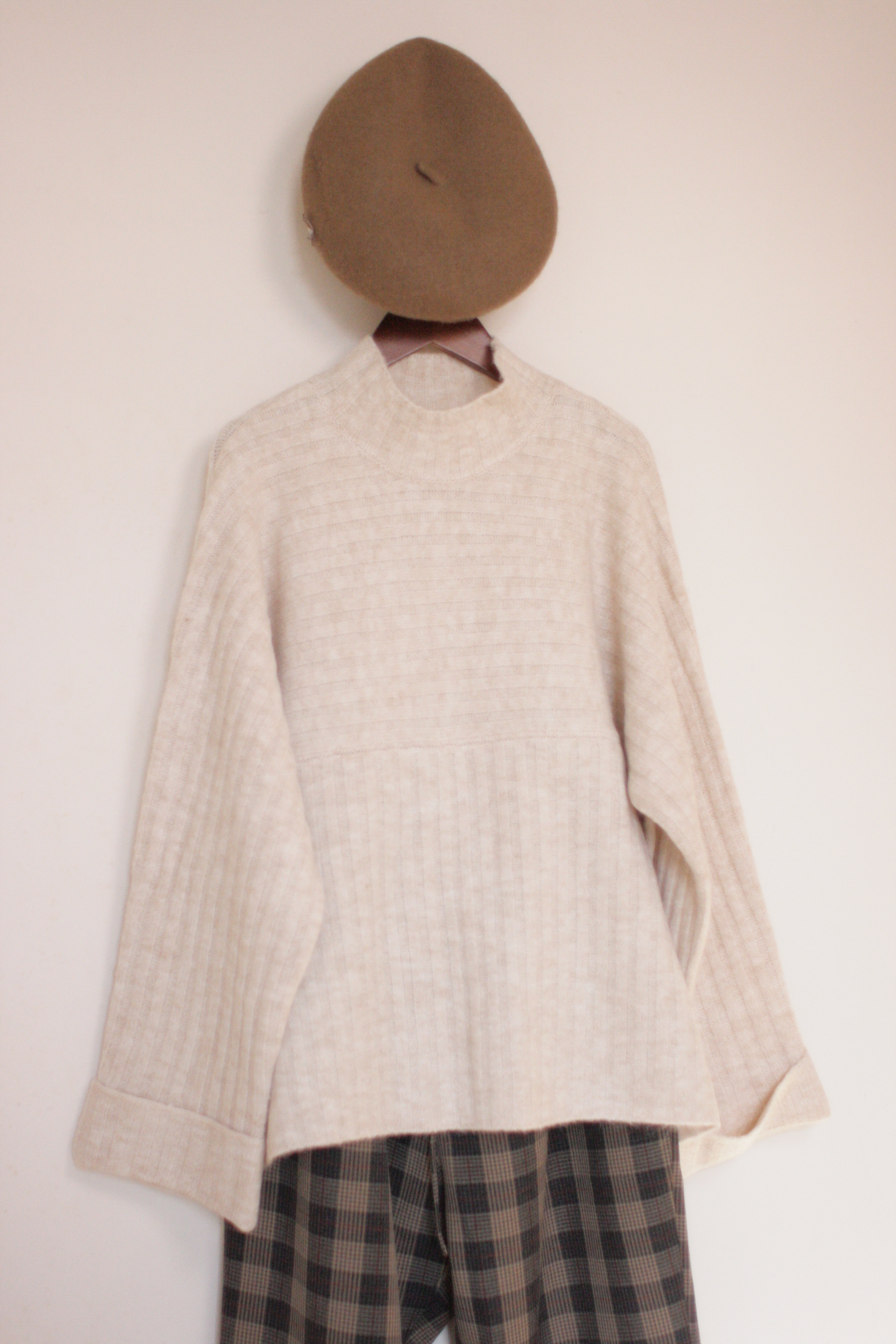 ｛Special Price｝米色高領濶袖套頭上衣【日本直送】