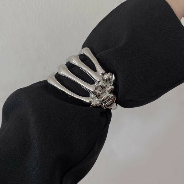 Metal, skull, silver, claw, handcuff