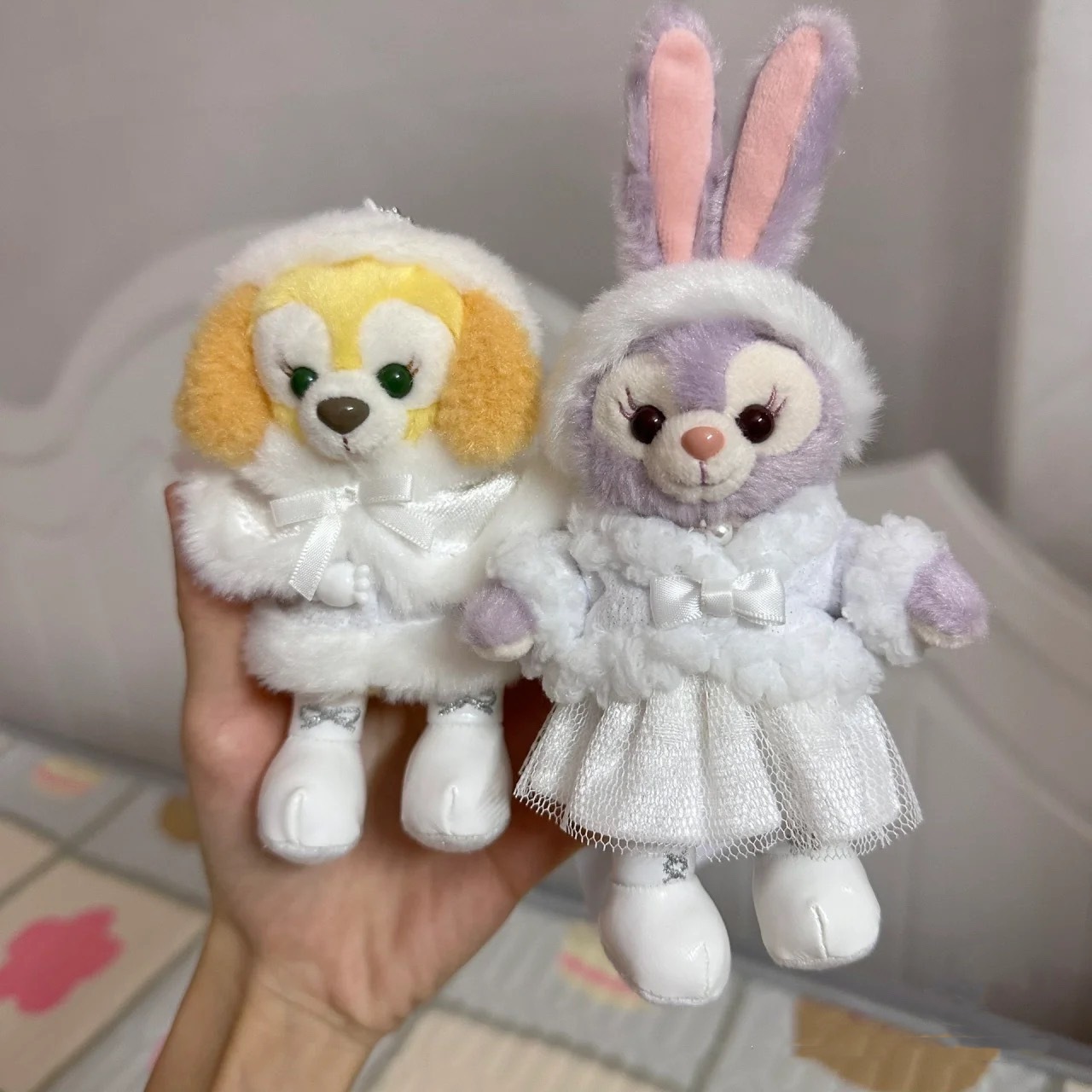 現貨 日本代購 東京迪士尼 冬季限定 Disney 達菲家族 秋裝 看書 小吊飾 不挑臉 鑰匙圈