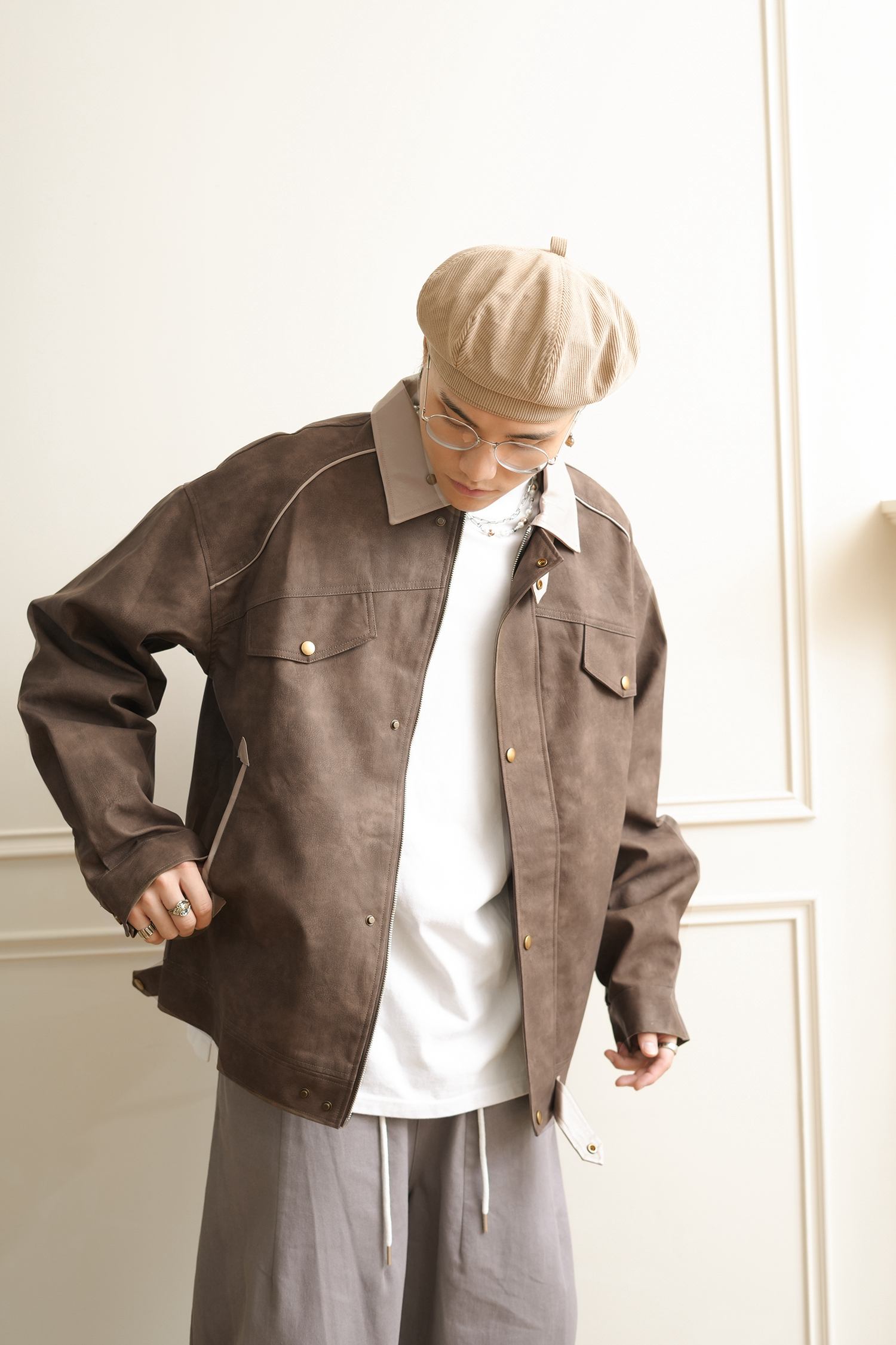 MC032 拼色翻領皮夾克 - 咖色