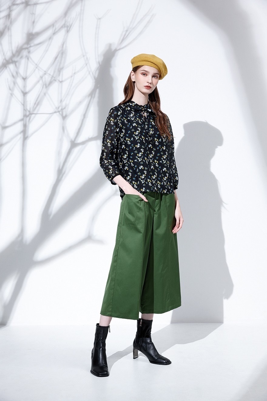 OL典雅復古印花綁結造型領修身上衣T6071