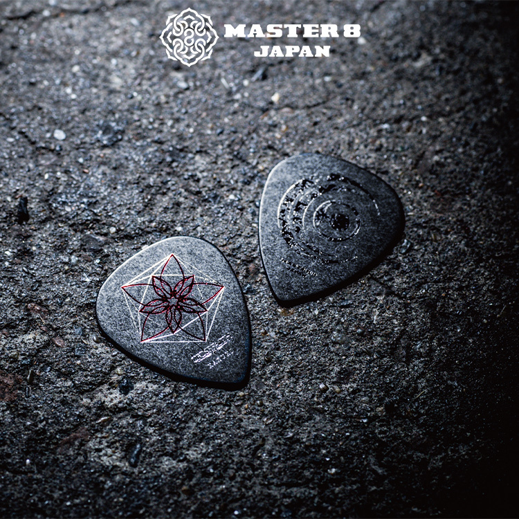 Kazuki 簽名款 Master 8 Japan『Crossfaith』彈片