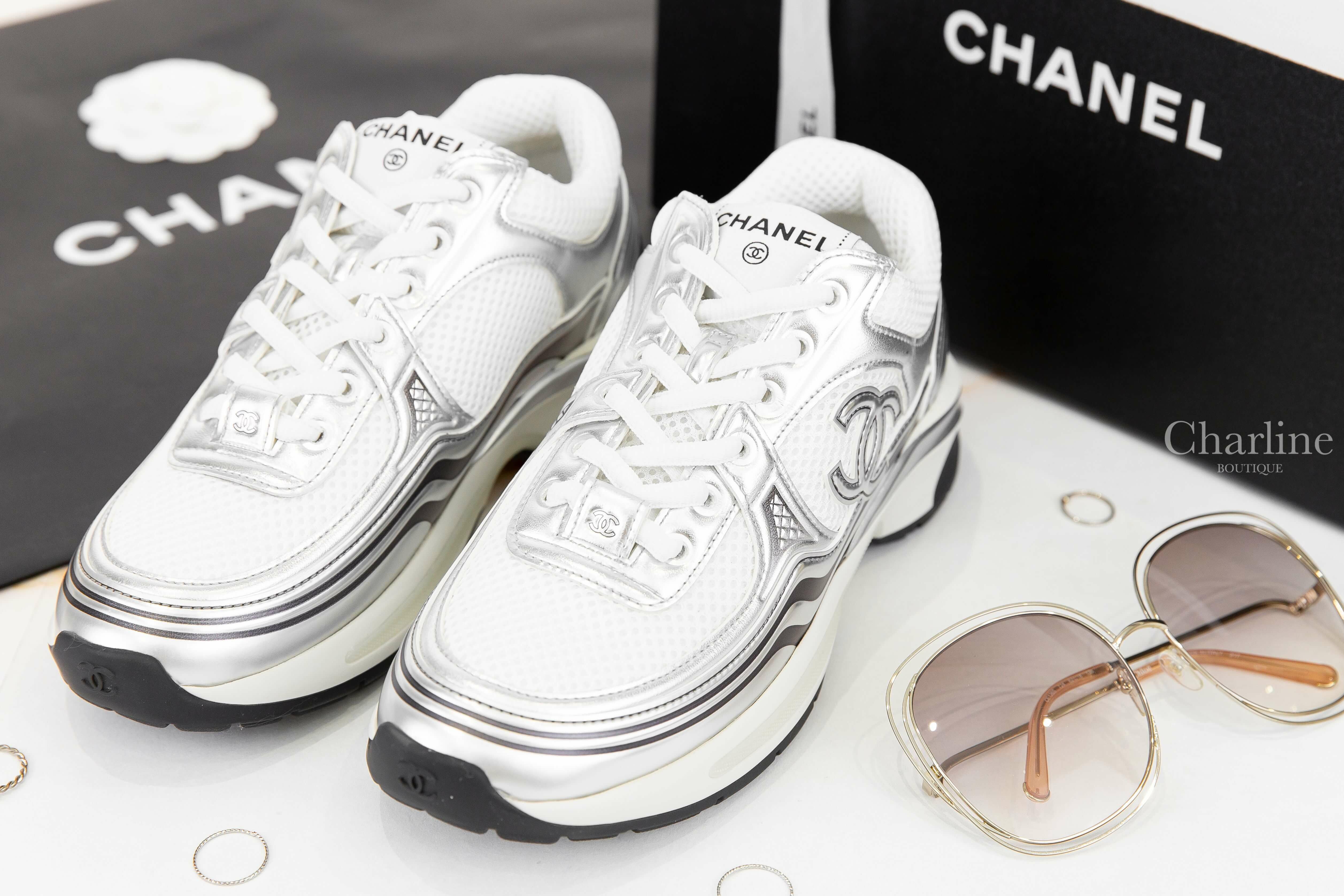 Chanel Trainers 白色網狀布面拼銀CC黑色字母黑尾運動鞋-Charline Boutique 精品代購