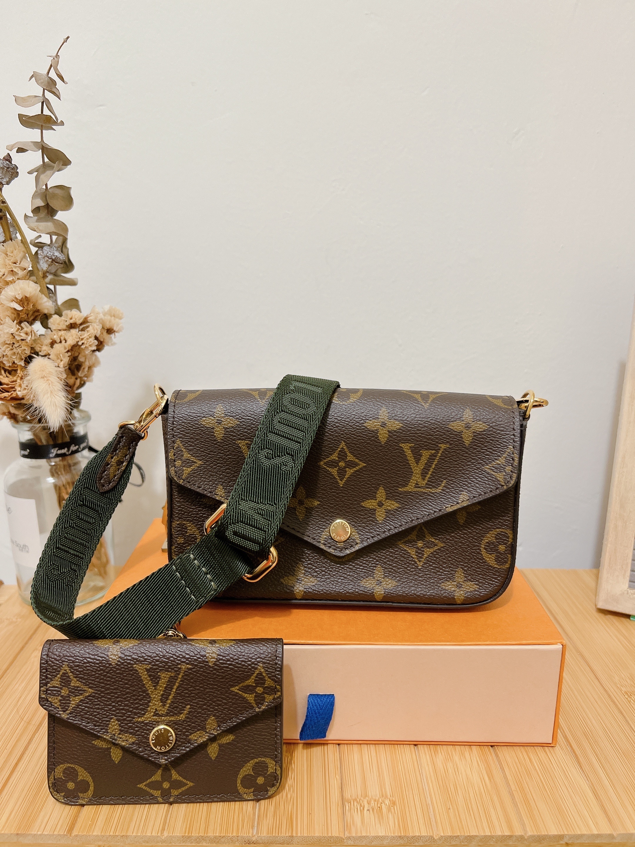 Lv felicie strap & go