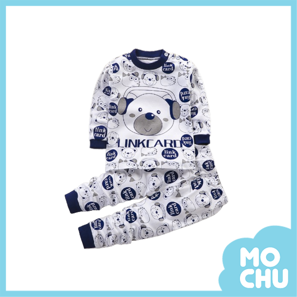 帶耳機的白熊家居服套裝