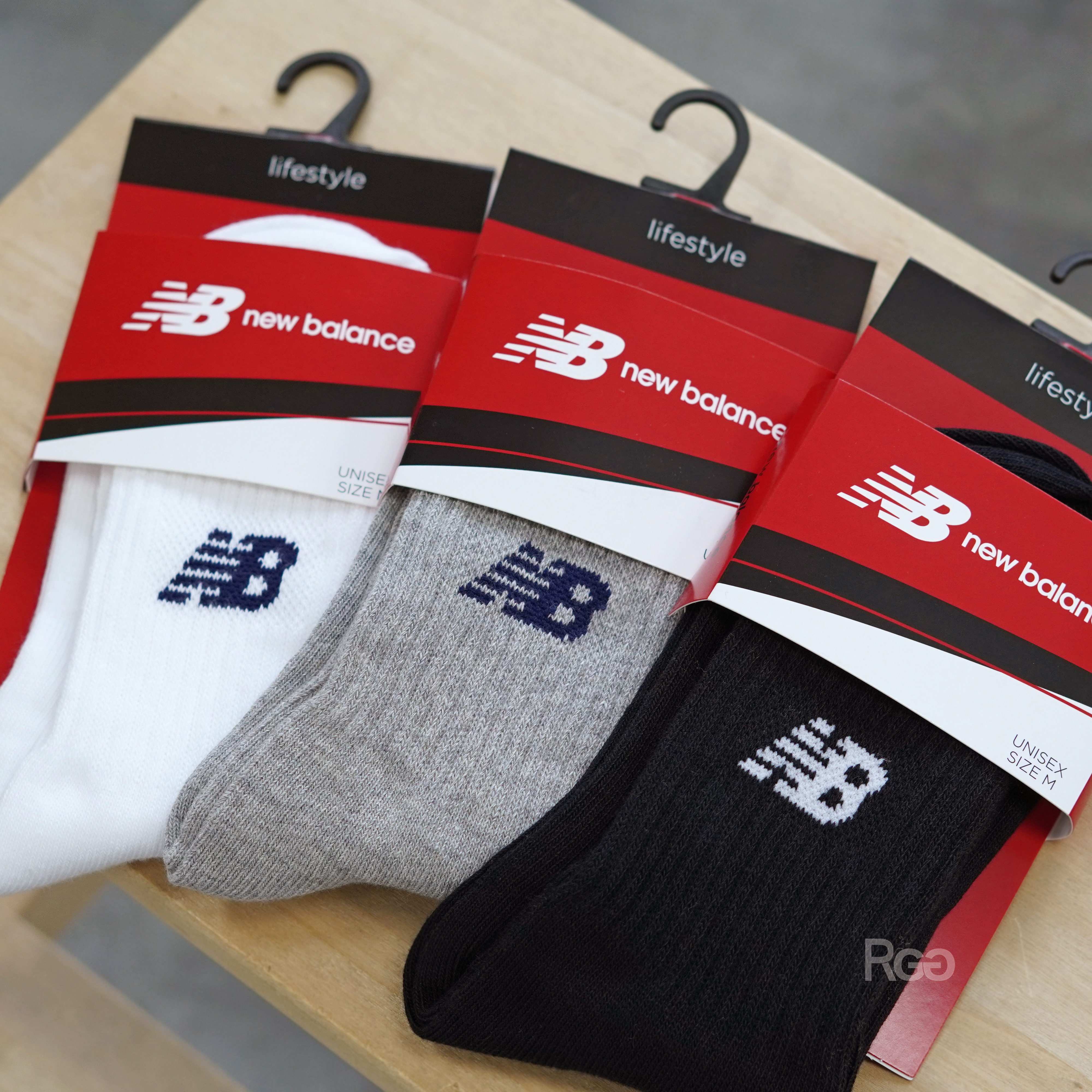 New Balance NB Logo Crew Socks 休閒運動中筒中長襪