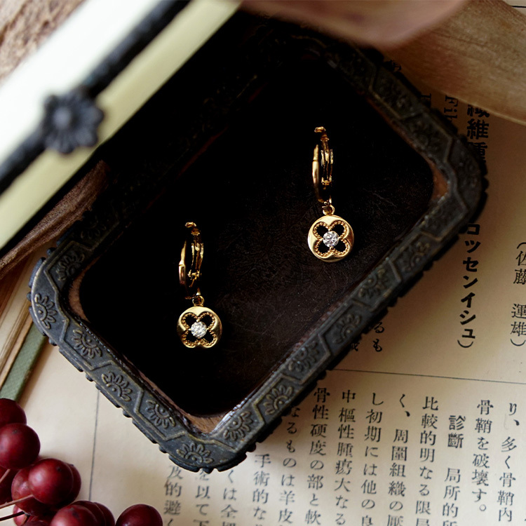 藏寶盒 · 窗花 – 耳環