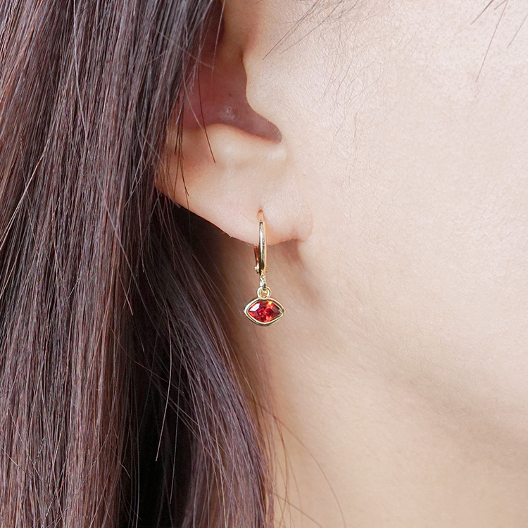 藏寶盒 · 紅唇 – 耳環