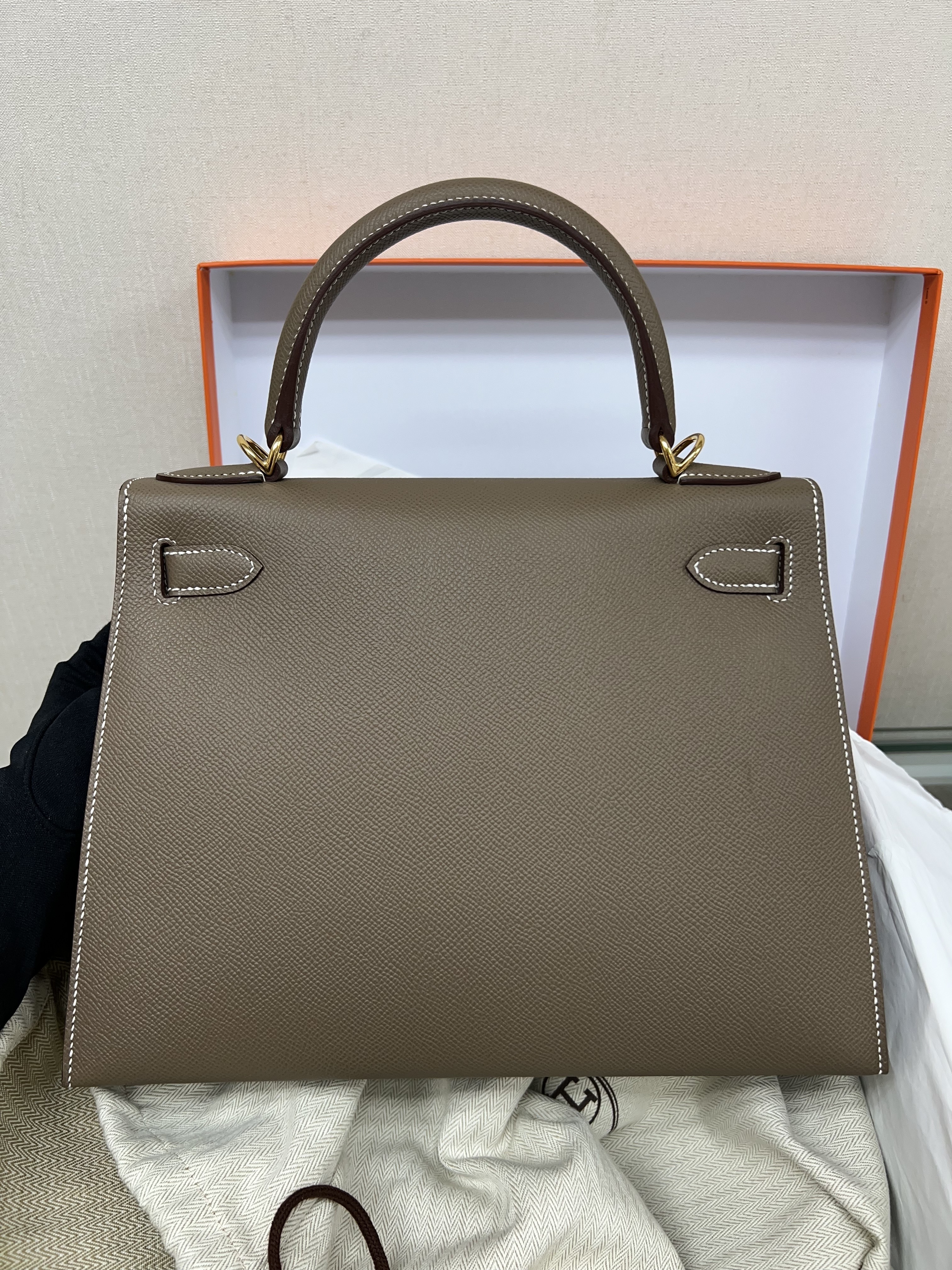 *Unused* Hermes Kelly 28 / Etoupe/ Epsom/ Stamp B