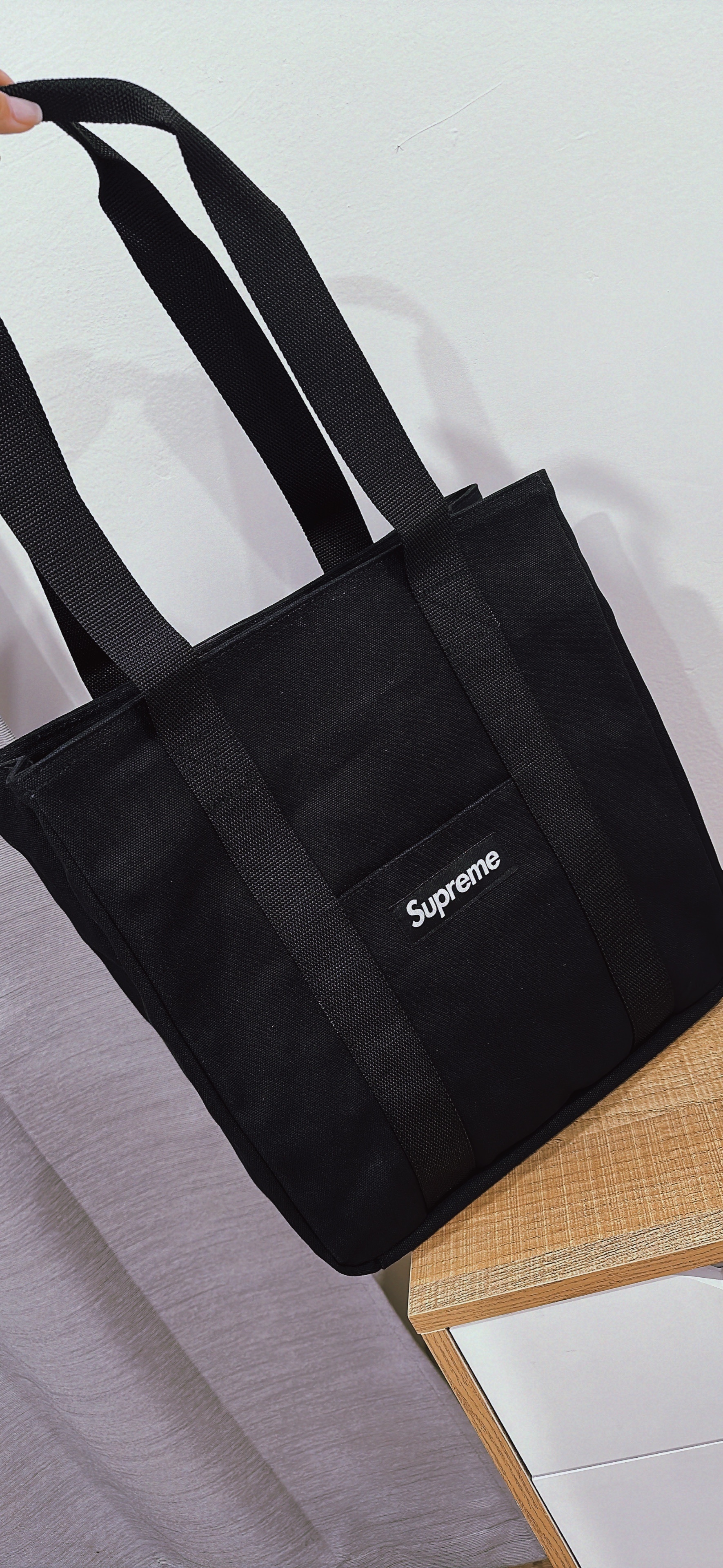 Supreme tote
