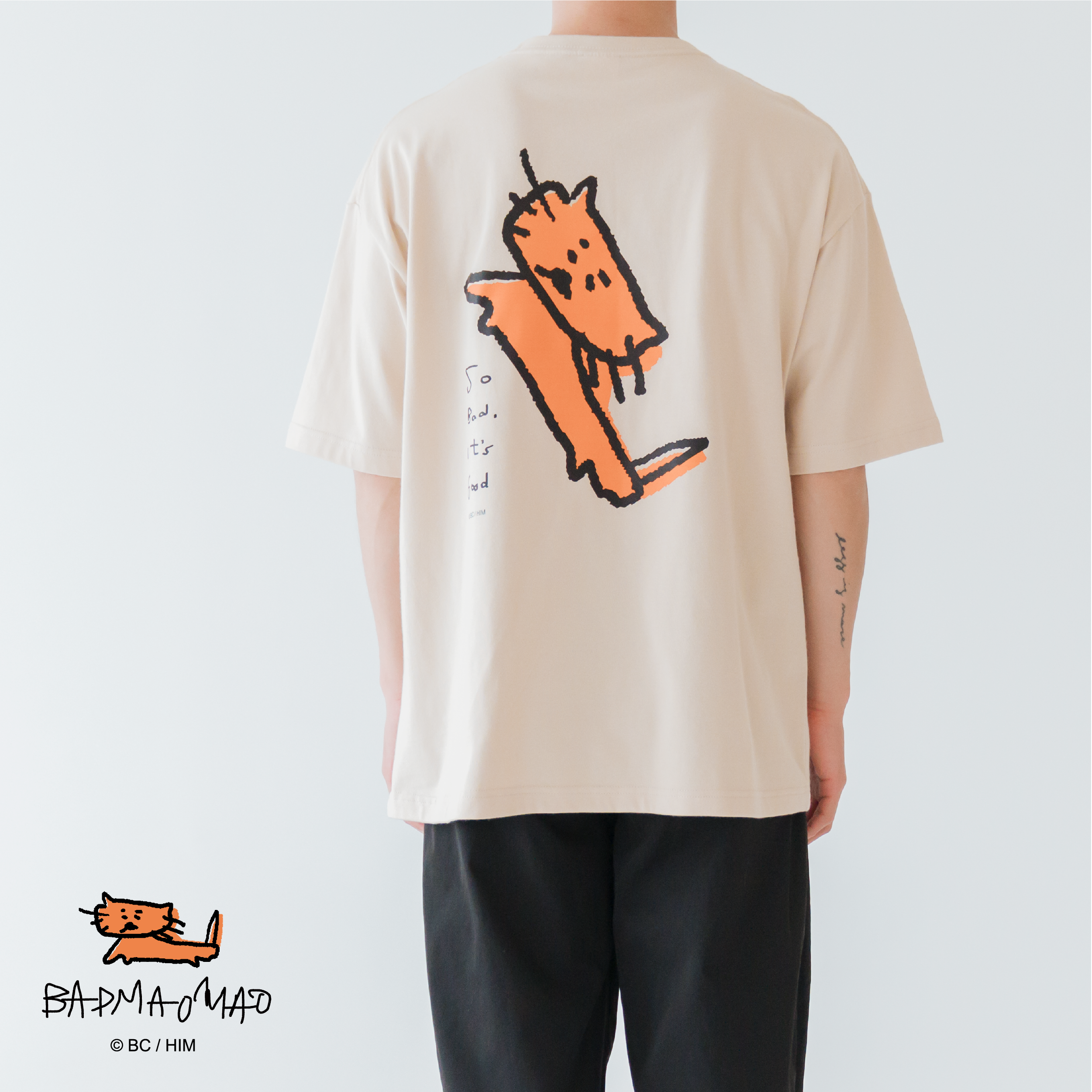 【慢慢挑 x 掰掰啾啾｜左手畫的壞貓貓｜落肩厚磅寬版T】 （杏米色）