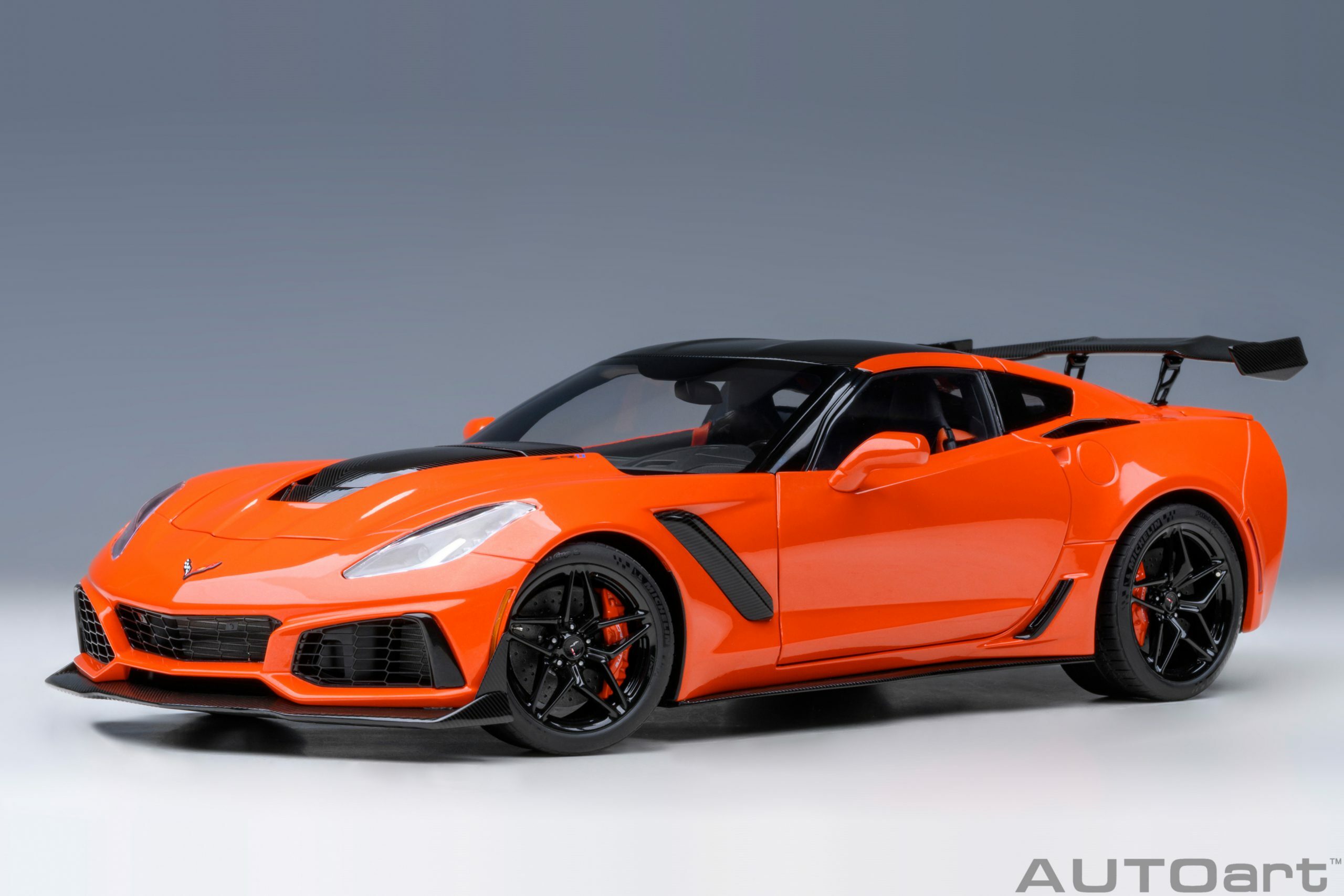 1/18 AUTOART Chevrolet Corvette C7 ZR1 (Sebring Orange Tintcoat) (71279)
